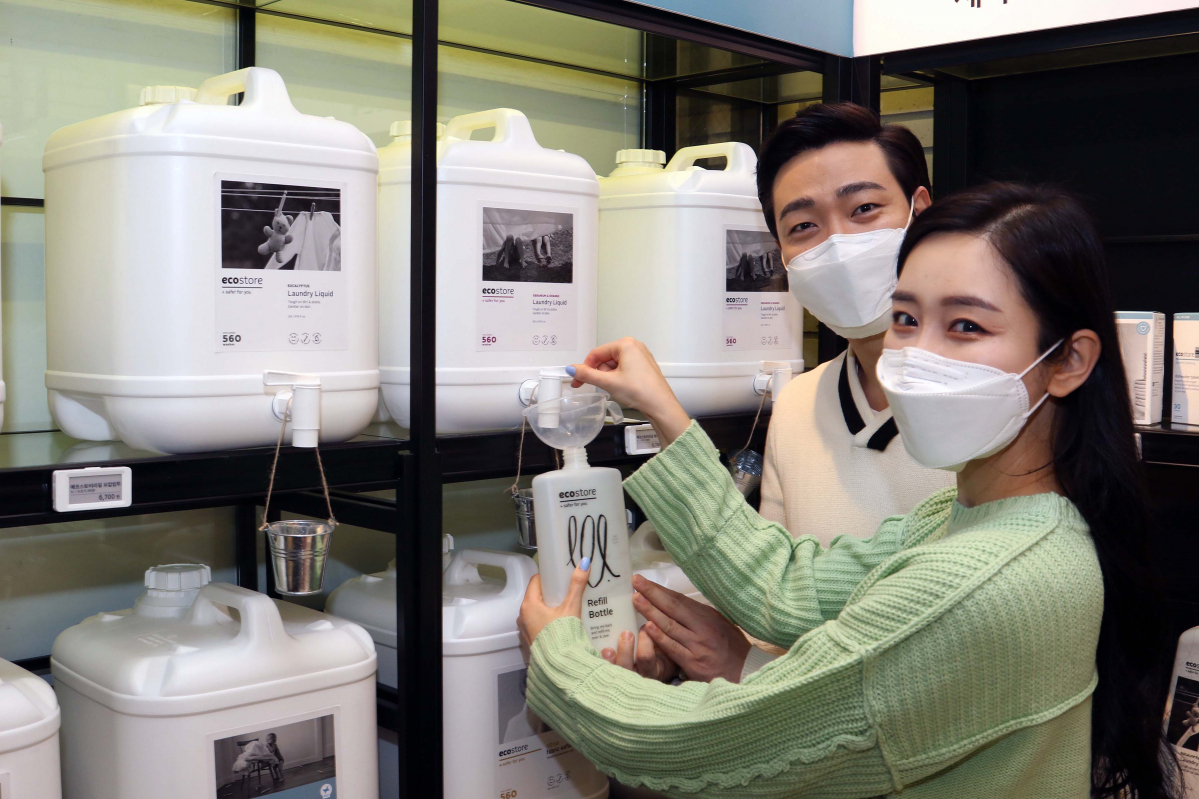 ▲신세계백화점이 업계 최초로 만든 세제 리필 매장. (신세계백화점)