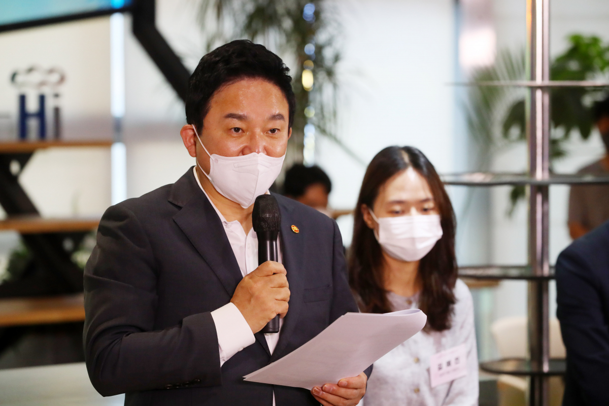 ▲원희룡 국토교통부 장관이 지난달 24일 경기 성남시 경기기업성장센터에서 열린 '청년과의 만남, 주거정책의 시작' 간담회에 참석해 발언하고 있다. (뉴시스)