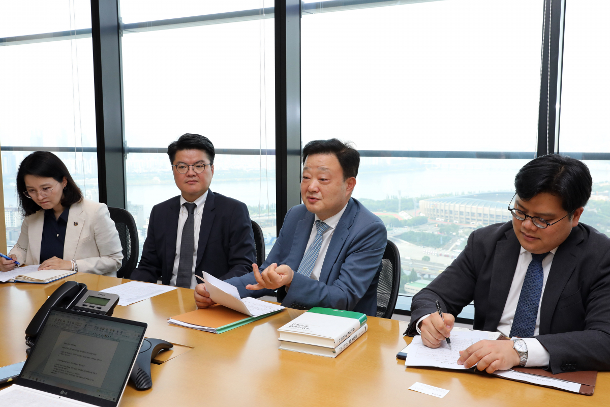 ▲(왼쪽부터) 김태연, 김시목, 김학석, 표정률 변호사 (법무법인 율촌)