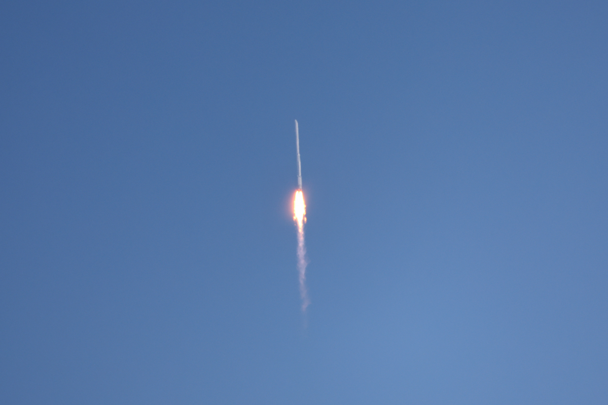 ▲국내 독자 기술로 개발된 한국형 발사체 누리호(KSLV-Ⅱ)가 21일 오후 전남 고흥군 나로우주센터에서 2차 발사되고 있다. (연합뉴스)