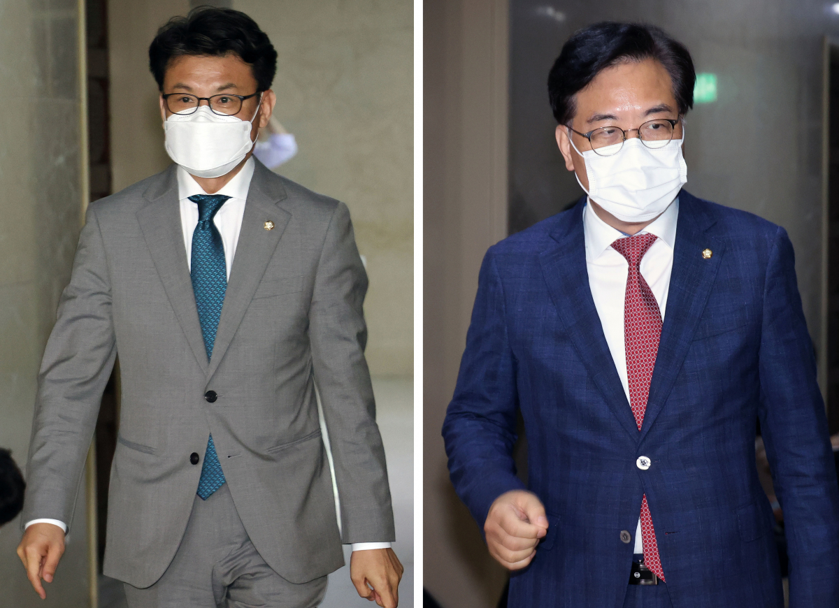 ▲국민의힘 송언석 원내수석부대표(오른쪽)와 더불어민주당 진성준 원내수석부대표가 21일 오후 국회 원구성협상을 위해 본관 운영위원장실로 들어가고 있다. (국회사진기자단)