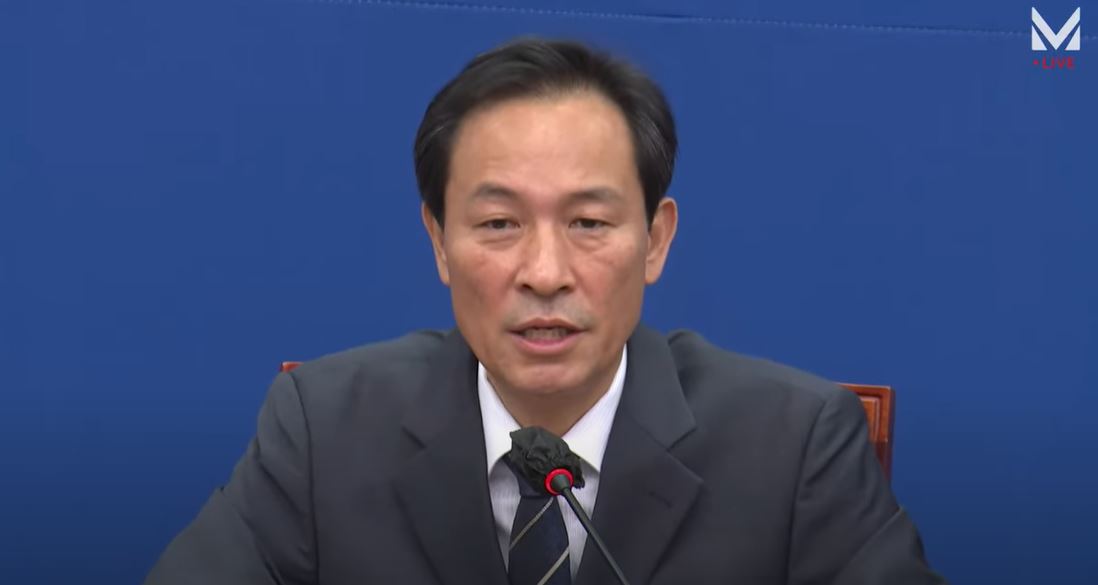 ▲우상호 더불어민주당 비상대책위원장이 22일 오전 국회에서 열린 비대위 회의에서 발언하고 있다.  (델리민주tv 갈무리)