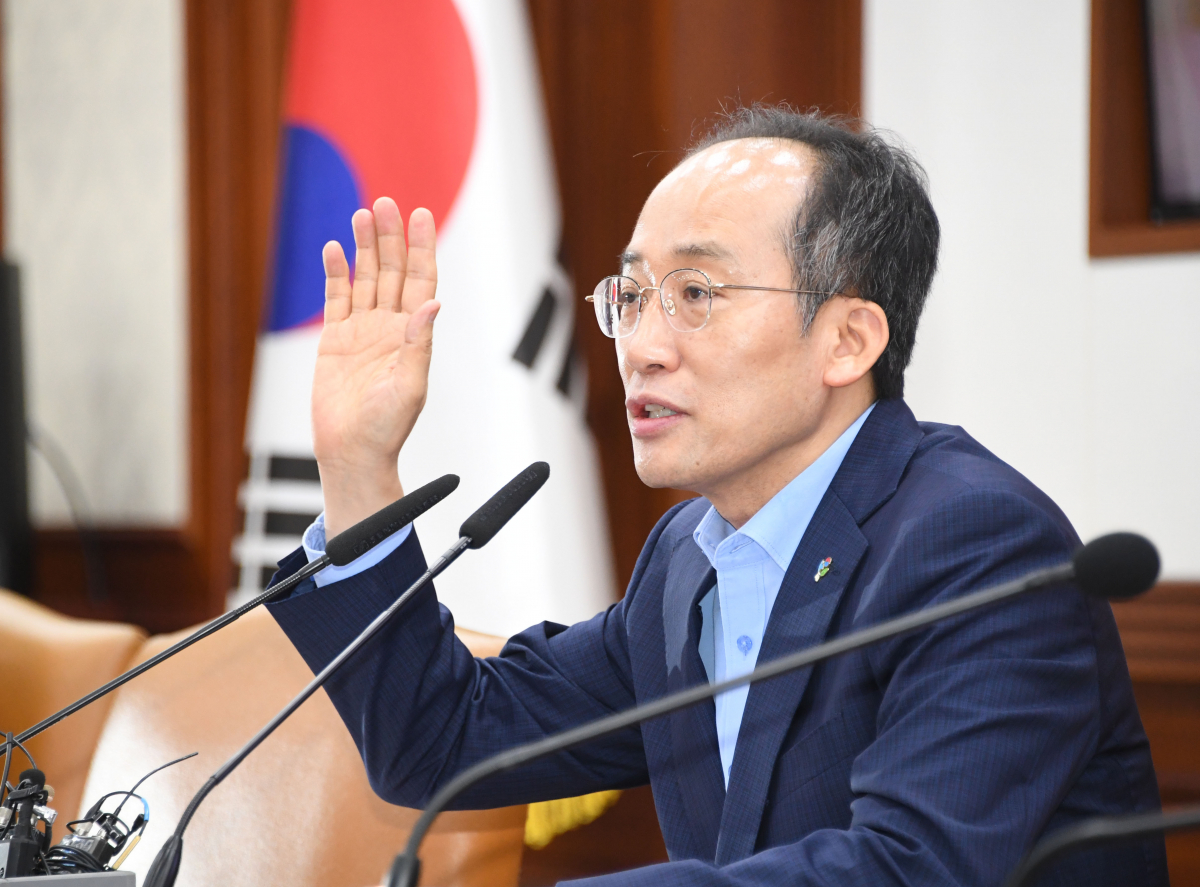 ▲추경호 경제부총리 겸 기획재정부 장관이 6월 23일 오후 서울 종로구 정부서울청사에서 열린 '제2차 비상경제장관회의'를 주재, 모두발언을 하고 있다. (사진제공=기획재정부)