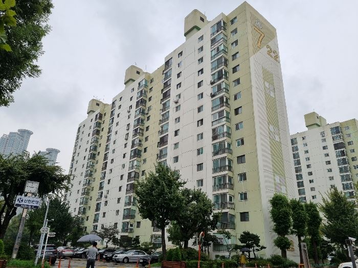 ▲서울 양천구 목동 925 목동신시가지아파트 7단지 722동 10층 1004호 (사진제공=지지옥션)