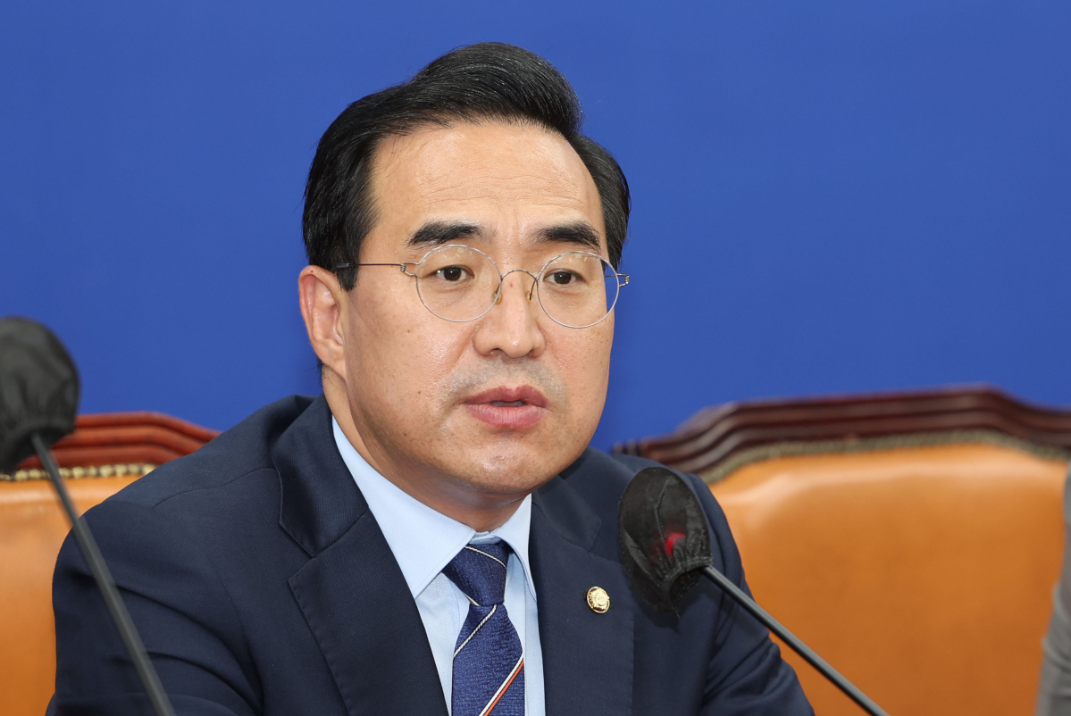 ▲더불어민주당 박홍근 원내대표가 30일 오후 서울 여의도 국회에서 기자간담회를 갖고 오는 4일 본회의를 열어 후반기 국회의장을 선출하겠다고 밝히고 있다. (국회사진기자단)