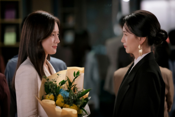 ▲‘불행을 사는 여자’(사진제공=JTBC)