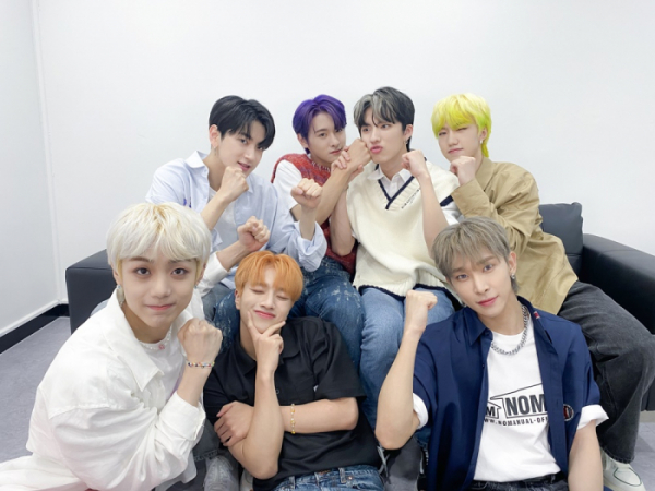 ▲트렌드지(사진 = 인터파크뮤직플러스 제공)