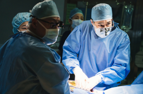 ▲'닥터로이어' 소지섭(사진제공 = 셀트리온엔터테인먼트, 몽작소)