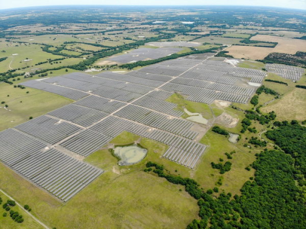 ▲한화큐셀이 2021년 건설한 미국 텍사스주 168MW 태양광 발전소 (사진제공=한화큐셀)