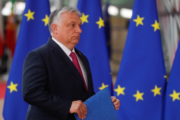 ▲빅토르 오르반 헝가리 총리가 지난달 30일 유럽연합(EU) 정상회담에 참석하고 있다. 브뤼셀/EPA연합뉴스
