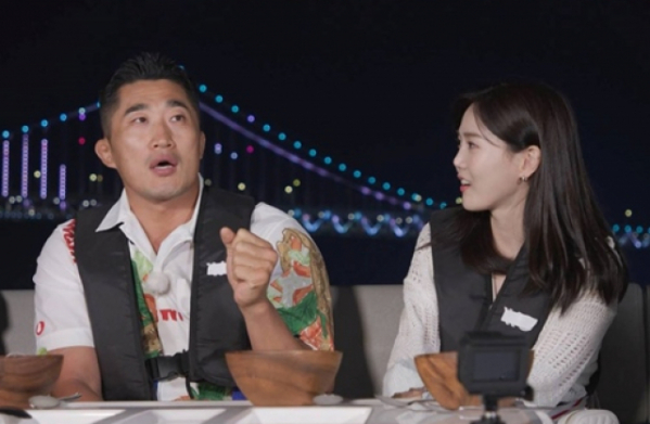 ▲'집사부일체' 김영하 사부 일일제자 효정(오른쪽)과 김동현(사진제공=SBS)