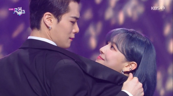 ▲문빈, 문수아(사진=KBS2 '뮤직뱅크' 방송화면 캡처)