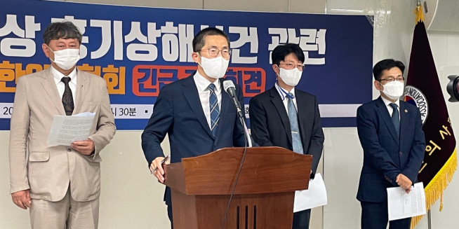 ▲대한의사협회는 6월17일 긴급기자회견을 열고 응급실 의사 습격 사건은 의료계는 물론 온 사회를 충격과 경악에 빠뜨린 매우 참담한 사건으로 유감을 표하고, 관할 경찰서에 엄정한 수사를 촉구했다.  (사진제공=대한의사협회)