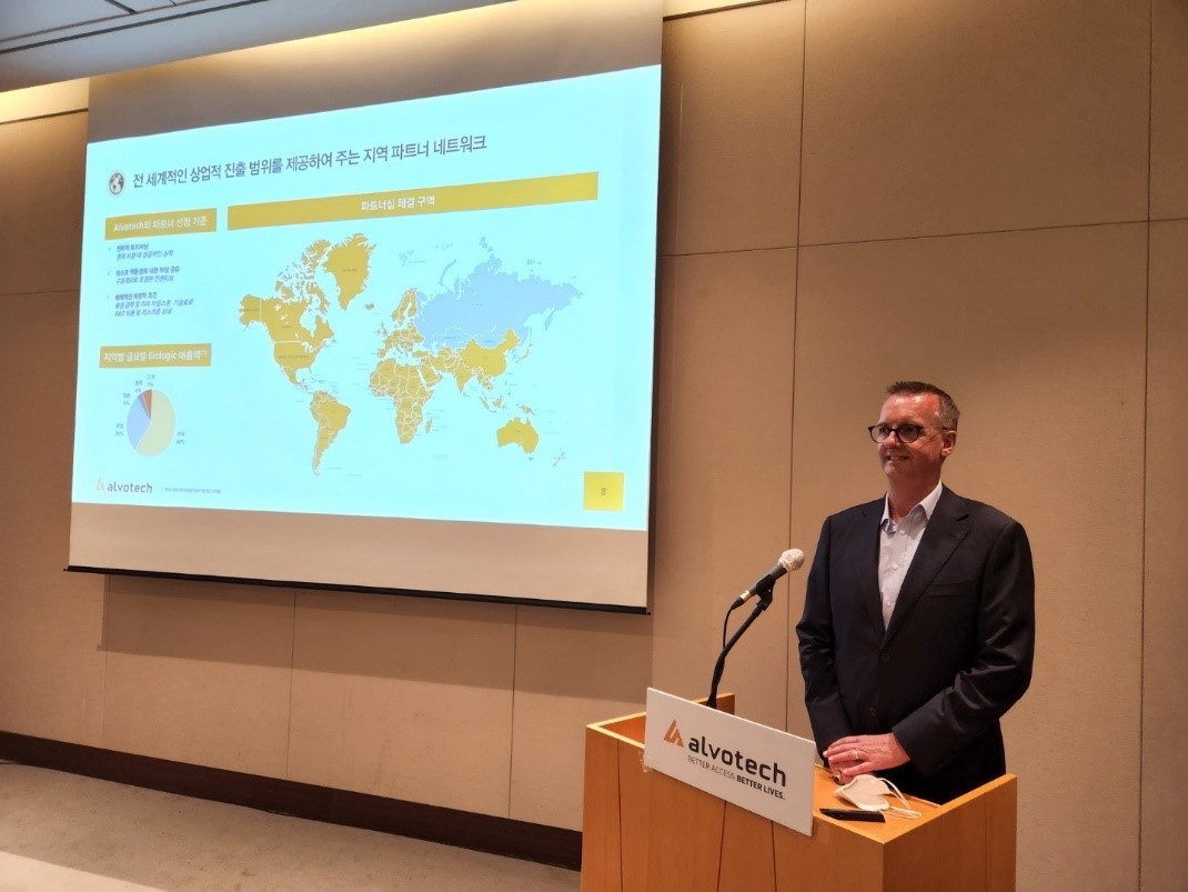 ▲마크 레빅 알보텍 CEO가 6일 63빌딩에서 열린 기자 간담회에서 발언하고 있다.  (사진제공=알보텍)