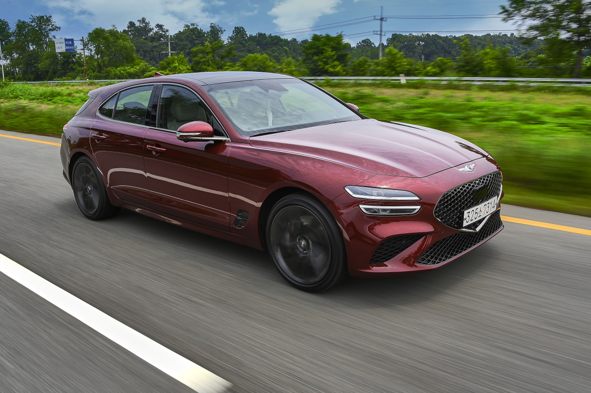 ▲G70 슈팅 브레이크는 다분히 유럽시장을 겨냥했다. 성패 여부를 떠나 제네시스 차종 다양화의 출발점이기도 하다.  (사진제공=제네시스)