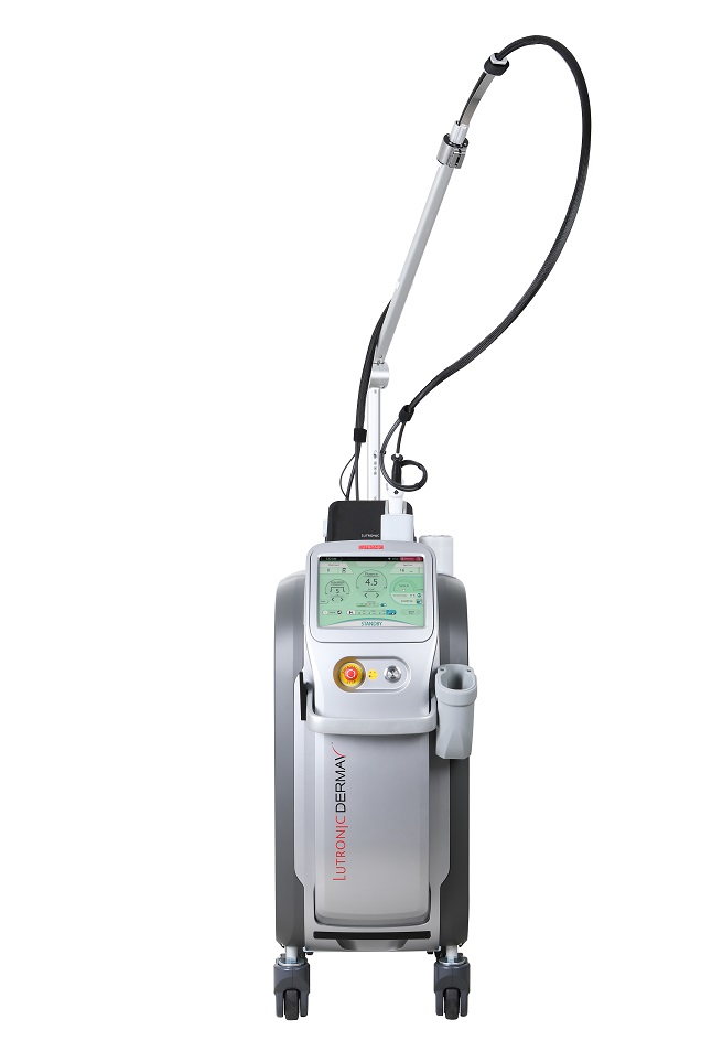 ▲롱펄스(Long pulsed) 532nm와 엔디야그(Nd:YAG) 1064nm 파장대를 탑재한 엔디야그레이저수술기 더마브이 제품.