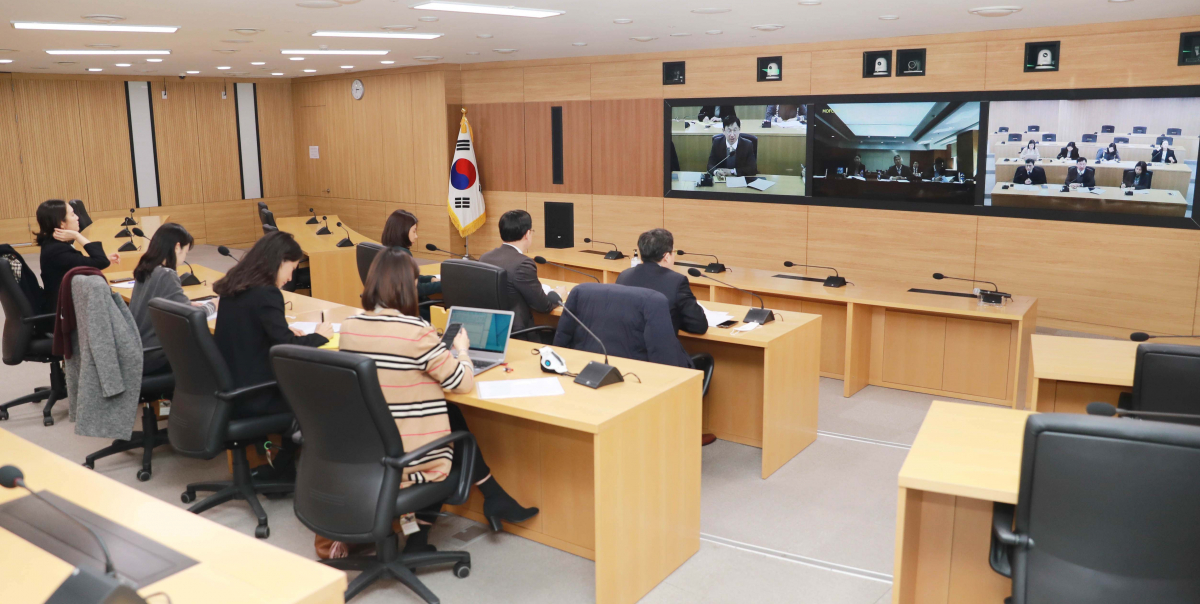 ▲2020년 3월 산업통상자원부가 중국 측과 '한중 FTA 서비스·투자 후속협상' 화상회의를 하고 있다. (사진=산업통상자원부 제공)