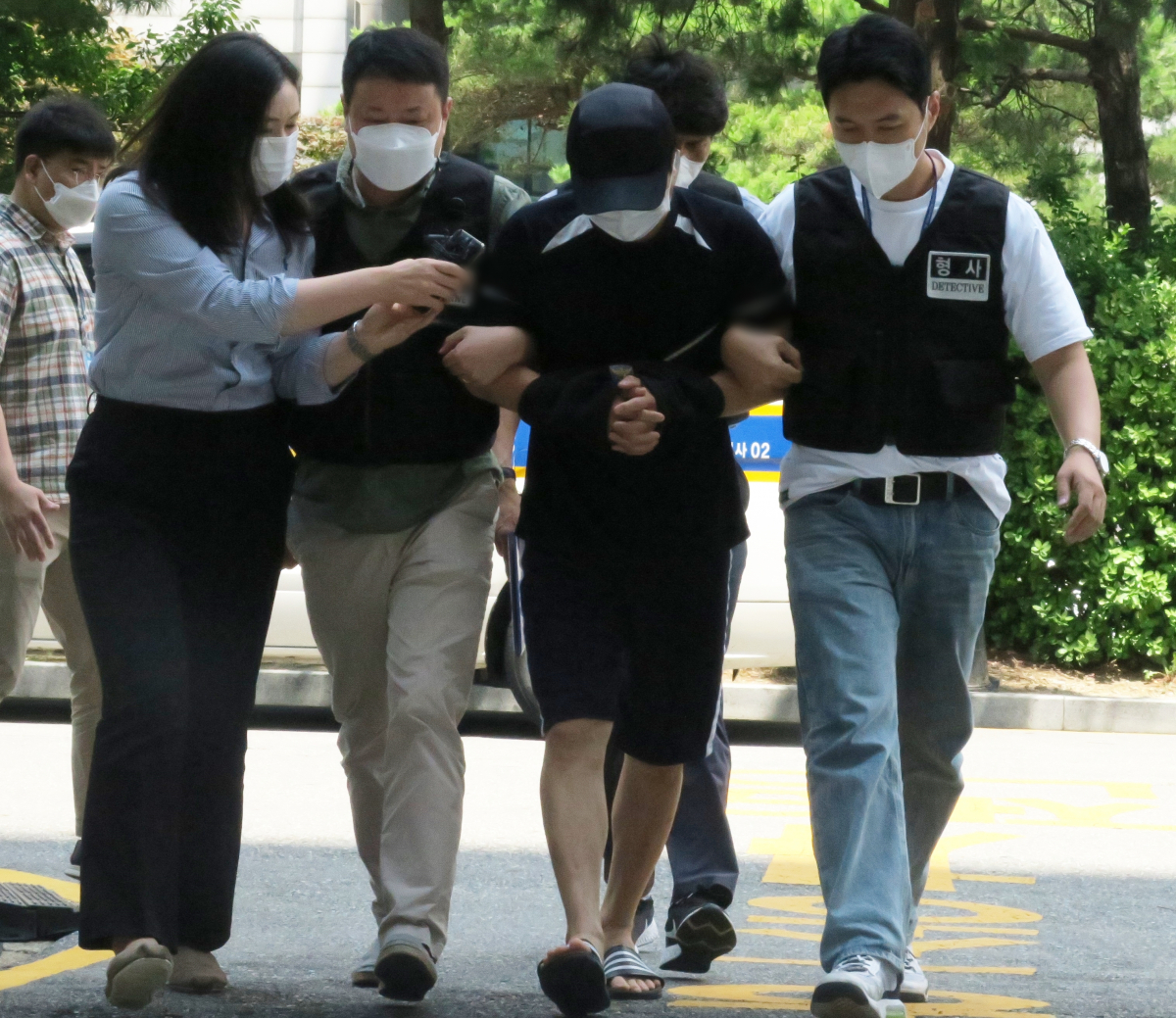 ▲자신의 아내가 성폭행을 당했다고 오해해 동료 공무원을 살해한 혐의를 받는 40대 공무직 직원 남성.  (뉴시스)