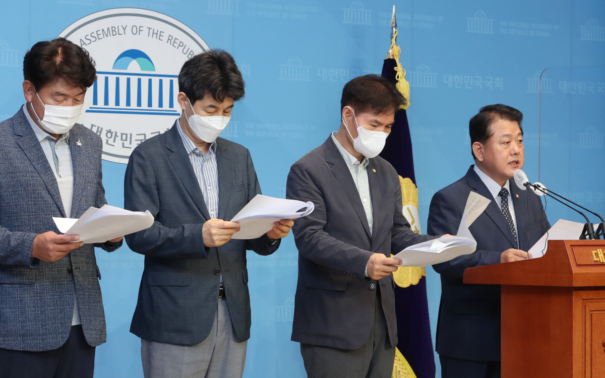 ▲김병주 더불어민주당 서해 공무원 사망사건 TF 단장이 15일 국회 소통관에서 최종 결과 보고 기자회견을 하고 있다. (공동취재사진)