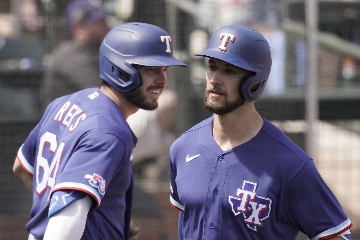 ▲(뉴시스/AP) 올해 3월 텍사스 레인저스에서 활약하던 잭 렉스(왼쪽)
