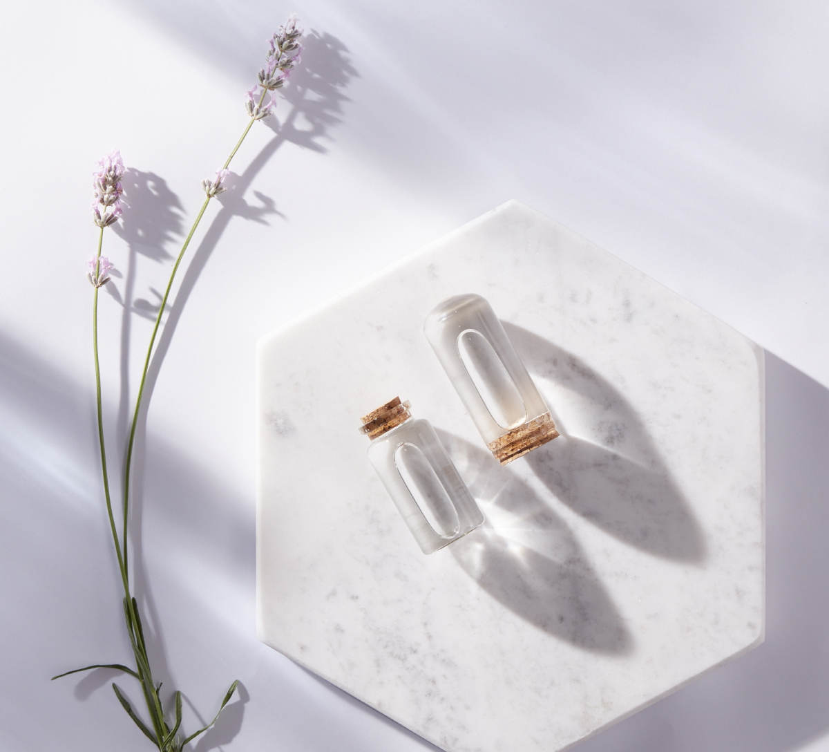 ▲식물성 바이오 원료가 적용된 LG화학의 친환경 액상 소재 제품들 (사진제공=LG화학)