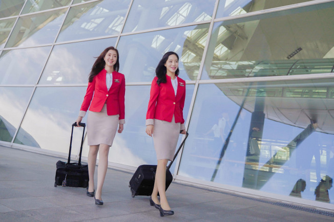▲티웨이항공은 21일부터 신입 객실인턴승무원과 정비, 신입 및 경력 일반직 등 다양한 직군 인재 채용을 실시한다.  (사진제공=티웨이항공)