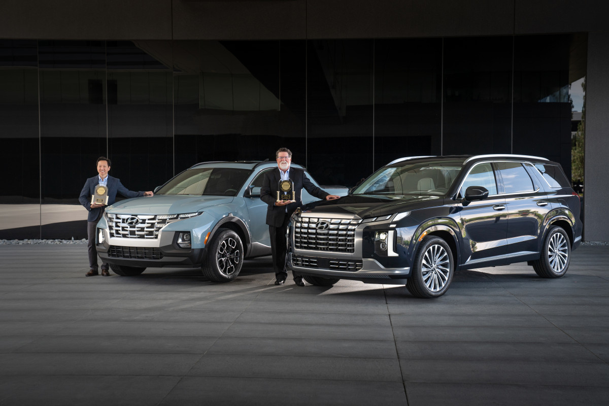 ▲이번 조사에서 중형 픽업과 중대형 SUV 부문에서 각각 1위를 차지한 싼타크루즈(왼쪽)와 팰리세이드의 모습. 각각 844점과 877점을 획득했다. (사진제공=HMA)