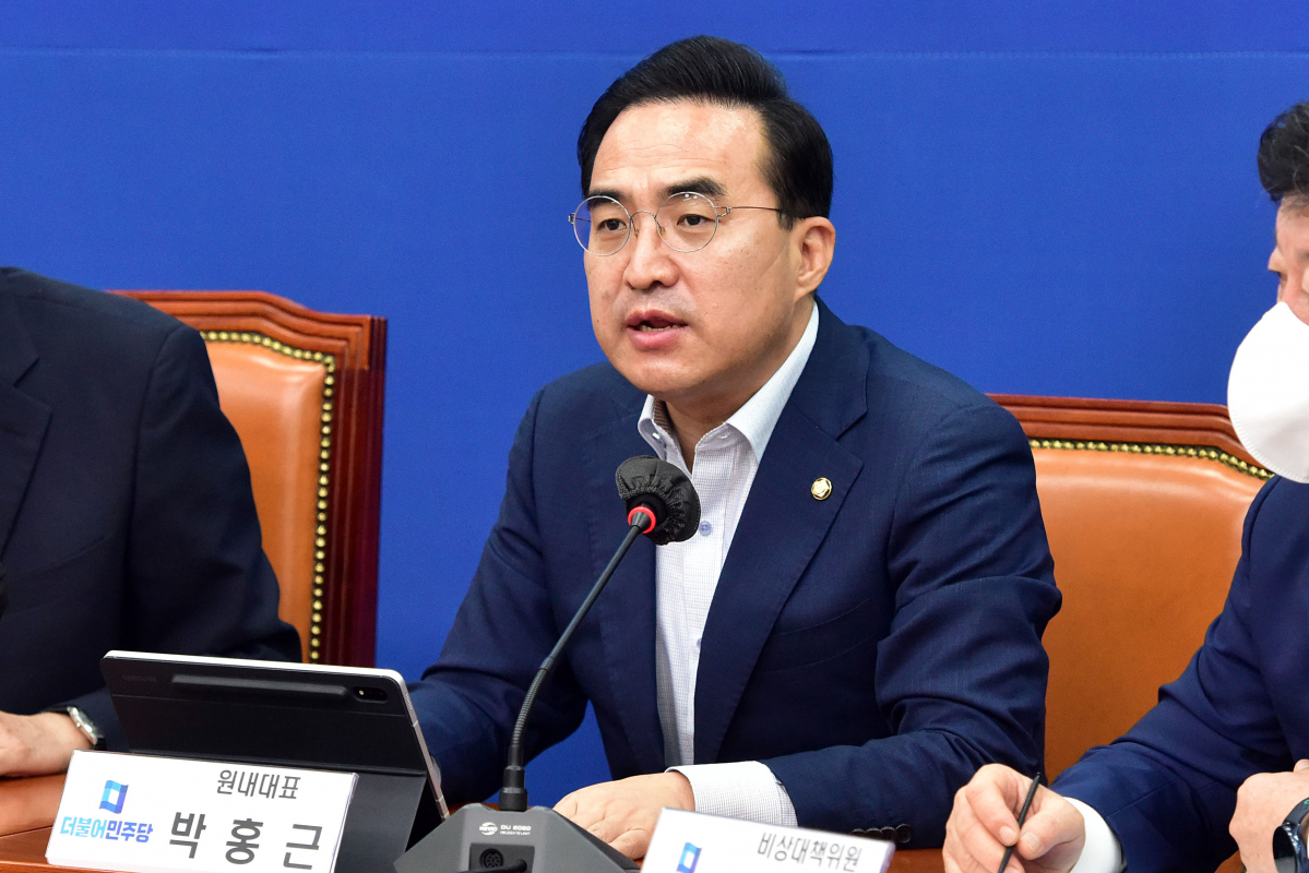 ▲더불어민주당 박홍근 원내대표가 25일 서울 여의도 국회에서 열린 비상대책위원회의에서 발언하고 있다.  (국회사진취재단)