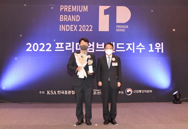 ▲SK매직은 25일 한국표준협회가 주최하는 ‘2022 프리미엄브랜드지수(KS-PBI)’ 정수기 부문에서 2년 연속 1위로 선정됐다.  (사진제공=SK매직)