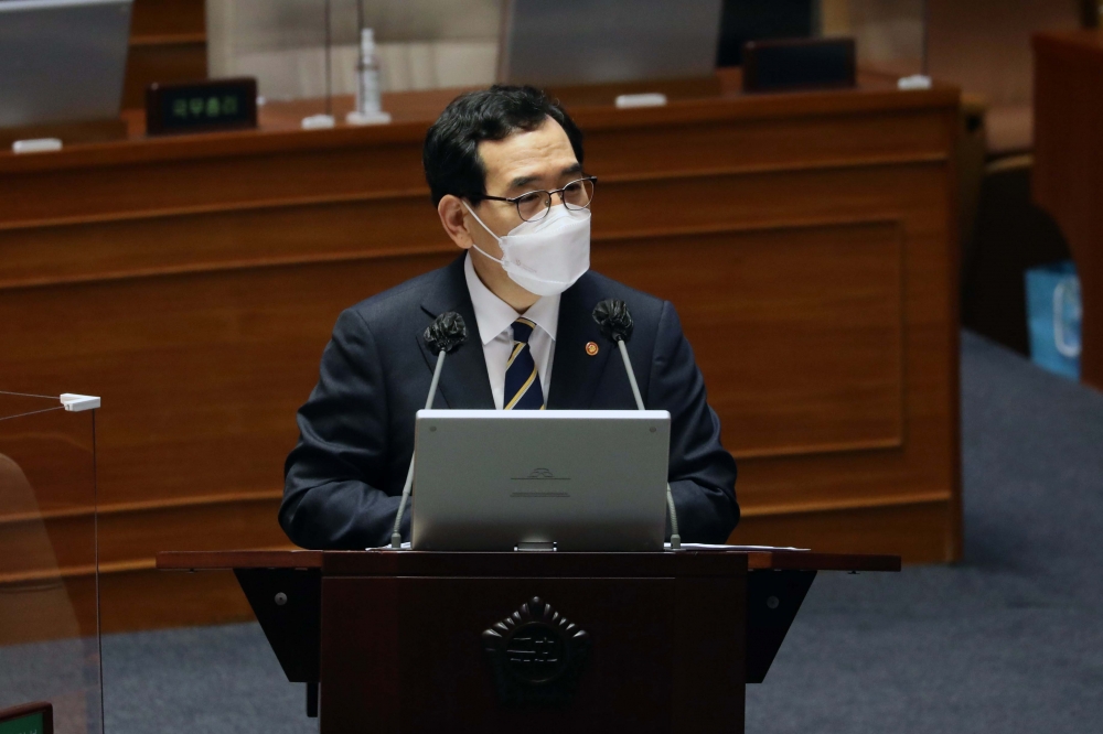 ▲이창양 산업통상자원부 장관이 26일 오후 국회에서 열린 경제 분야 대정부질문에서 의원 질의에 답하고 있다. 신태현 기자 holjjak@ (이투데이DB)