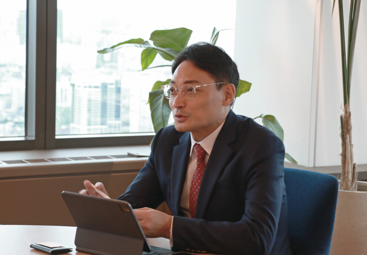 ▲김성훈 한화자산운용 ETF사업본부장이 28일 서울 여의도 63빌딩에서 이투데이와 인터뷰를 갖고 있다. (사진 제공=한화자산운용)