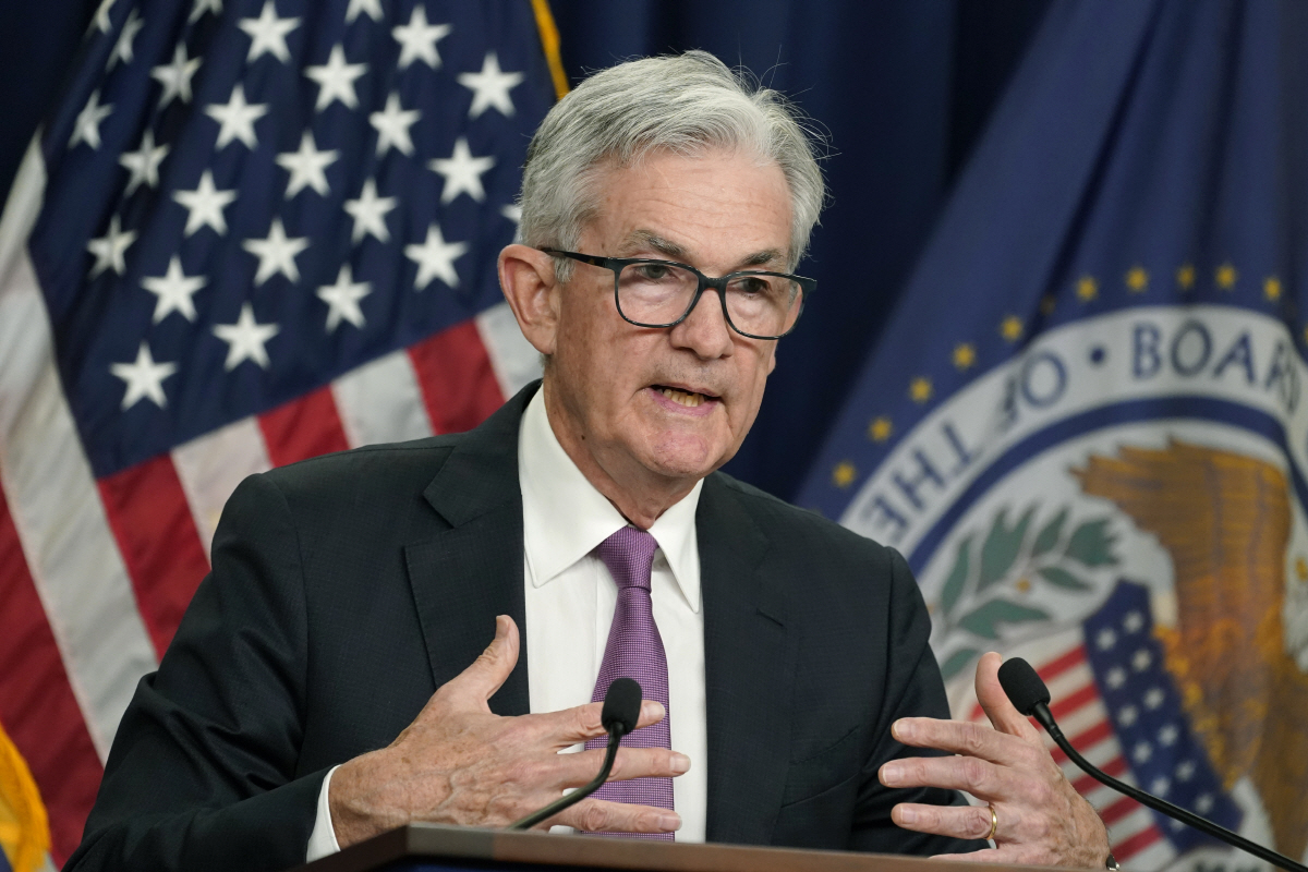 ▲제롬 파월 미국 연방준비제도(Fed·연준) 의장이 27일(현지시간) 연방공개시장위원회(FOMC) 정례회의 이후 기자회견을 하고 있다. 워싱턴D.C./AP뉴시스
