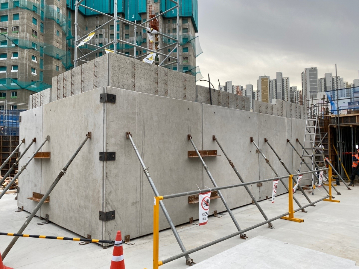 ▲건설 현장에 삼표피앤씨 '더블월 공법'이 적용돼 있는 모습. (사진제공=삼표그룹)