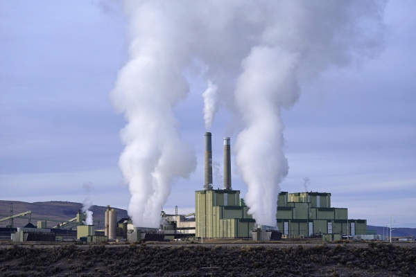 ▲미국 콜로라도주 크레이그의 석탄발전소에서 지난해 11월 18일 연기가 나오고 있다. 크레이그/AP뉴시스
