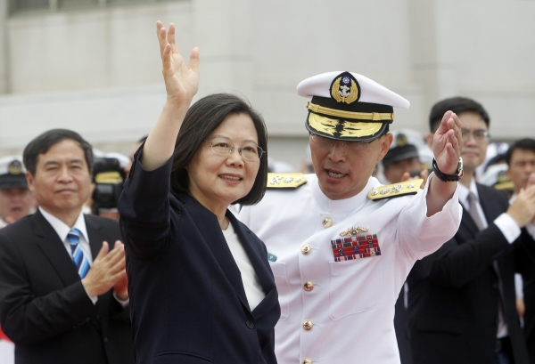 ▲차이잉원 대만 총통이 2019년 5월 9일 가오슝 해군 잠수함 공장을 살피고 있다. 가오슝/AP뉴시스
