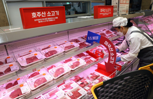 ▲이마트 성수점 수입 소고기 매대 모습(사진제공=이마트)