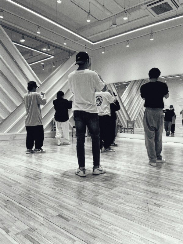 ▲JUST B(저스트비)(사진 = 블루닷엔터테인먼트 제공)