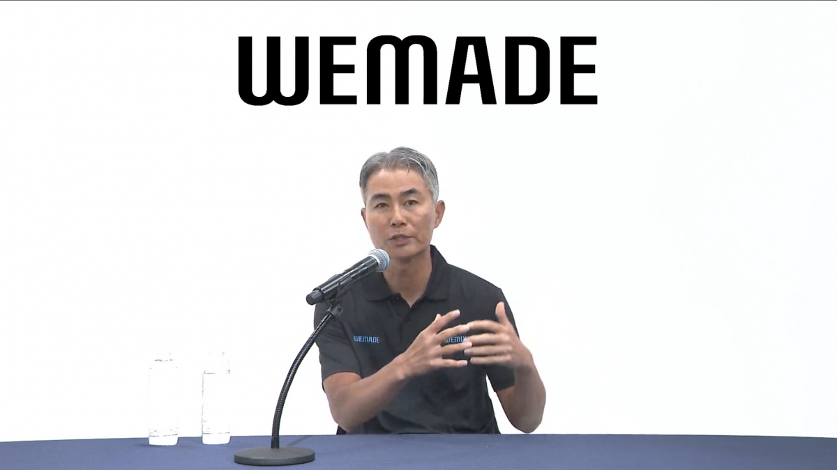 ▲장현국 위메이드 대표가 3일 유튜브와 줌을 통해 개최된 '위메이드 미디어 간담회'에서 기자들의 질문에 답하고 있다. (사진출처=위메이드 온라인 간담회 캡쳐)