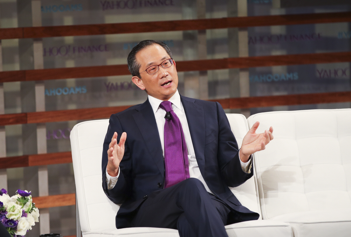 ▲칼라일그룹의 이규성 최고경영자(CEO)가 2018년 9월 20일 미국 뉴욕의 한 포럼에서 발언하고 있다. 칼라일은 7일 이 CEO가 사임한다고 밝혔다. 뉴욕/신화뉴시스