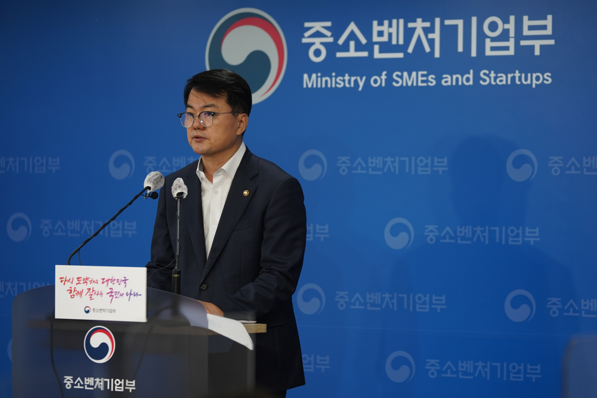 ▲조주현 중소벤처기업부 차관이 9일 세종시 중소벤처기업부 브리핑실에서 22년 상반기 혁신 스타트업·벤처기업 일자리 동향을 발표하고 있다. (사진제공=중소벤처기업부)