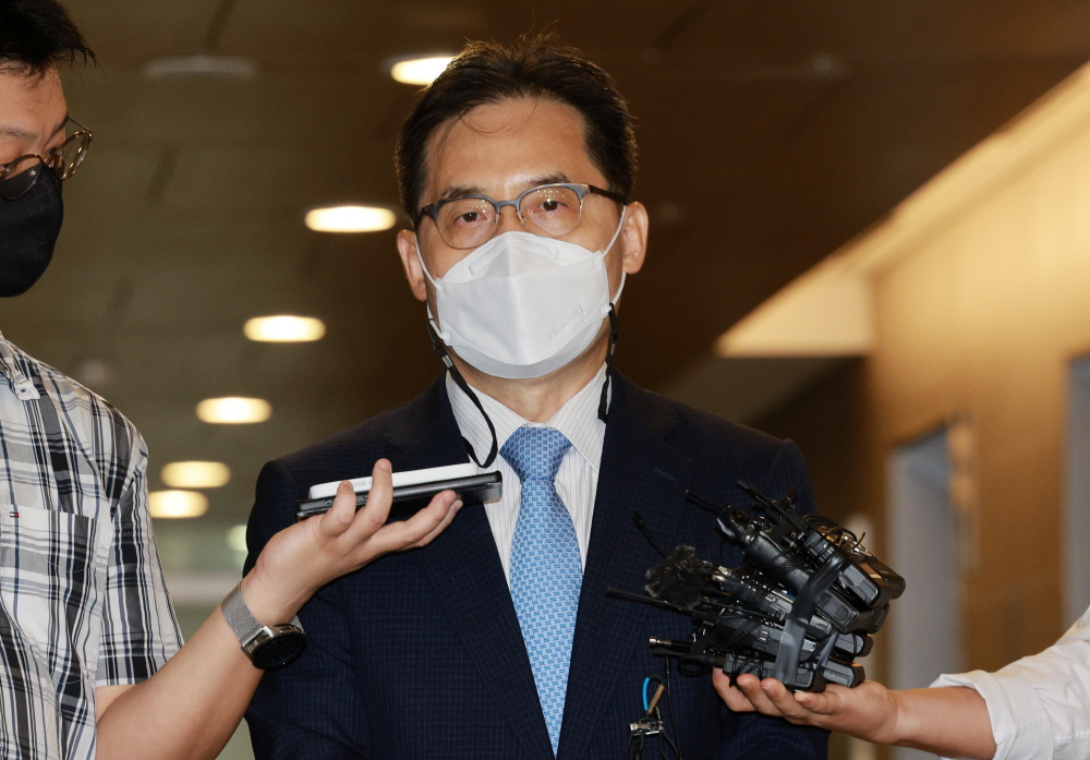 ▲한기정 공정거래위원장 후보자가 19일 오전 서울 중구 공정거래조정원으로 출근하고 있다. (연합뉴스)