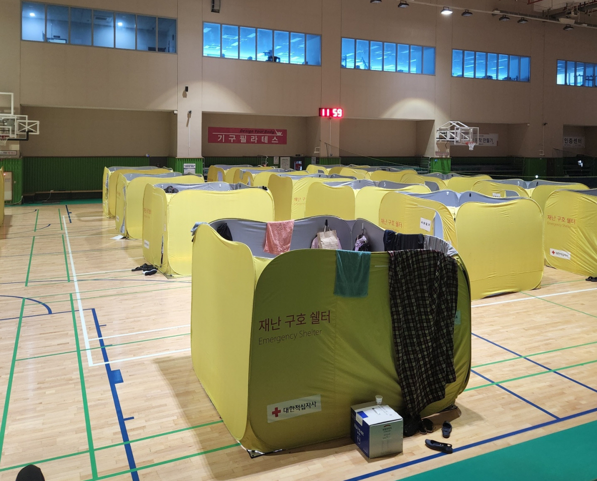 ▲22일 사당종합체육관 내 마련된 이재민 대피소의 모습. (김채빈 기자 chaebi@)