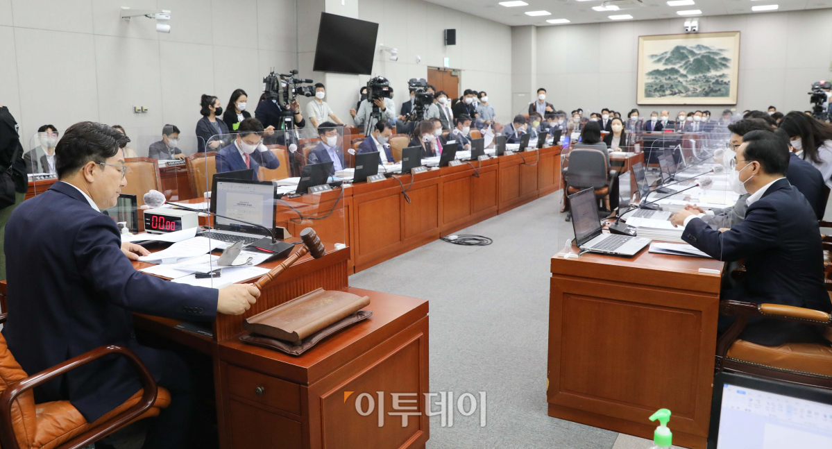 (신태현 기자 holjjak@)