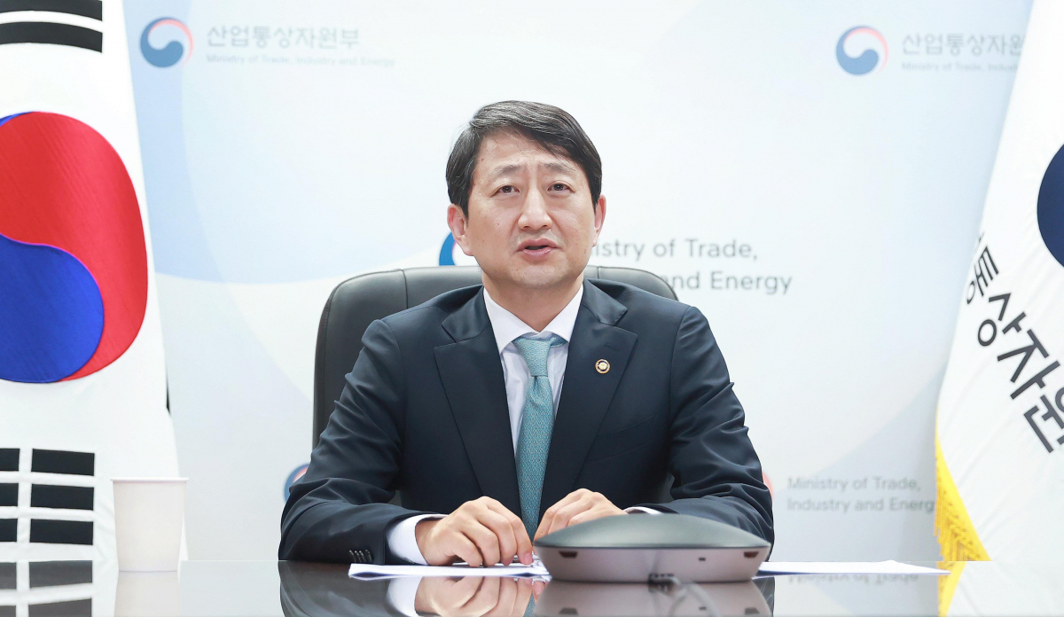 ▲안덕근 산업통상자원부 통상교섭본부장이 지난달 26일 서울 중구 대한상공회의소 영상회의실에서 화상으로 열린 '인도태평양 경제프레임워크(IPEF) 장관회의'에 참석해 발언하고 있다. (사진=산업통상자원부 제공)
