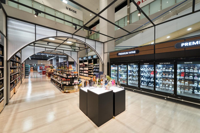 ▲리뉴얼을 마친 김포공항점 와인매장 전경(사진제공=롯데마트)