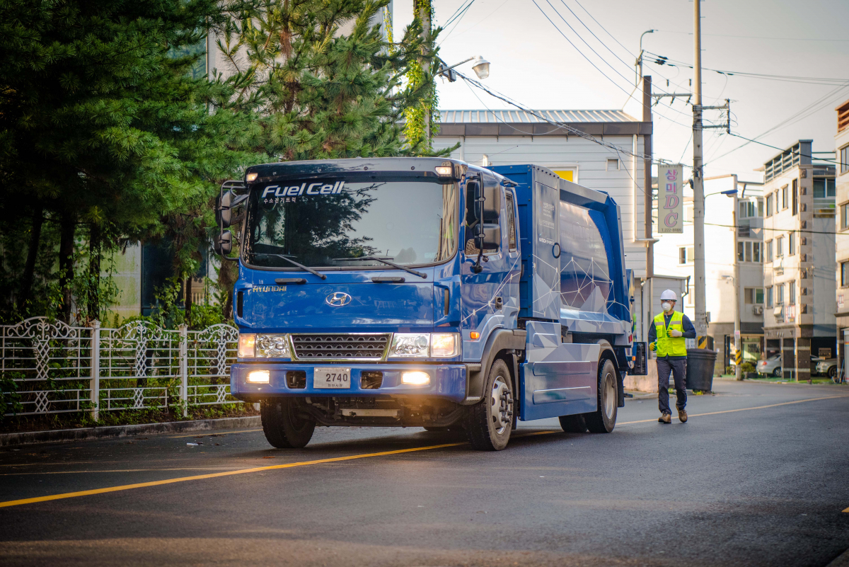 ▲현대차그룹 신기술 캠페인 영상 ‘디어 마이 히어로’가 2022 부산국제광고제에서 올해의 그랑프리를 수상했다. (사진제공=현대자동차그룹)