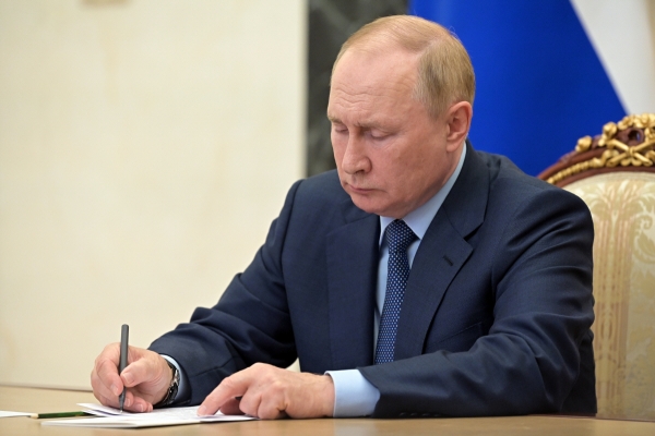 ▲블라디미르 푸틴 러시아 대통령이 3일 회의를 주재하고 있다. 모스크바/AP뉴시스
