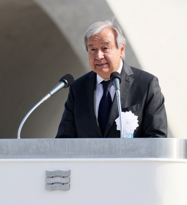 ▲안토니우 구테흐스 유엔 사무총장이 6일 일본 히로시마에서 열린 원자폭탄 투하 77주년 사망자 위령식·평화기원식에서 연설하고 있다. 히로시마/EPA연합뉴스
