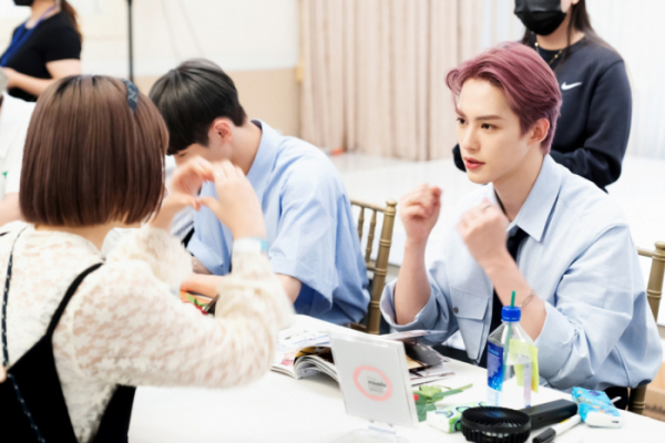 ▲TO1(티오원) 미국 팬사인회(사진 = 웨이크원 제공)