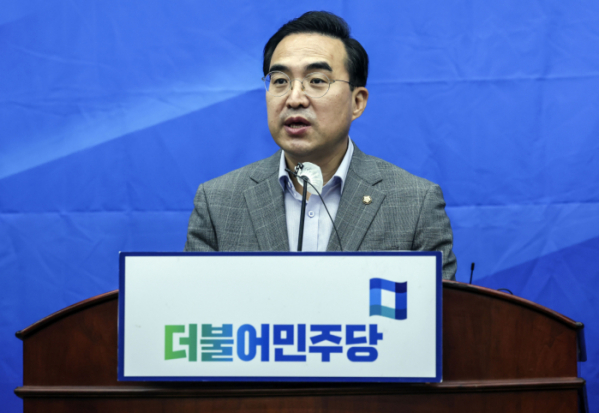 ▲더불어민주당 박홍근 원내대표가 25일 오전 국회에서 열린 의원총회에서 발언하고 있다. (국회사진기자단)